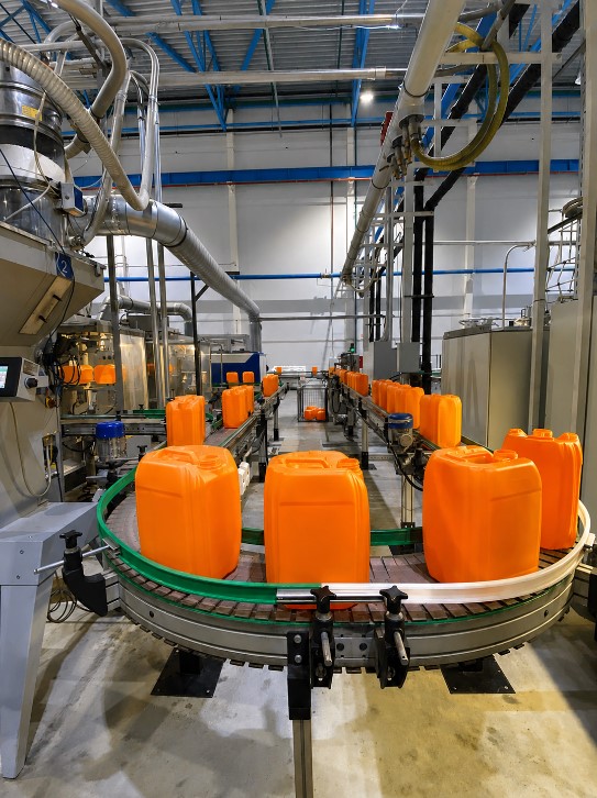 Завершен новый этап модернизации производства - Автоматическая упаковка продукта в ПНД канистры Линия автоматической упаковки продукта в ПНД канистры